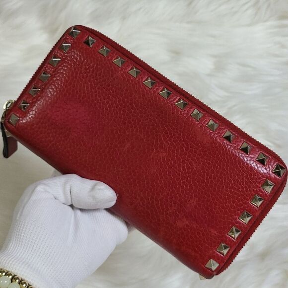 💯 Authentic Valentino Garavani Wallet 🍀 - Picture 8 of 16